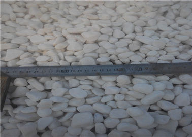 Chine Haute pierre naturelle blanche polie de caillou de rivière de pierre de bâtiment de neige fournisseur