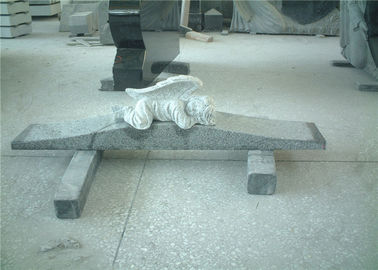 Chine Type découpé par main chaîne de couleur de granit gris de pierre tombale et de monument d'ange d'enfant grande fournisseur