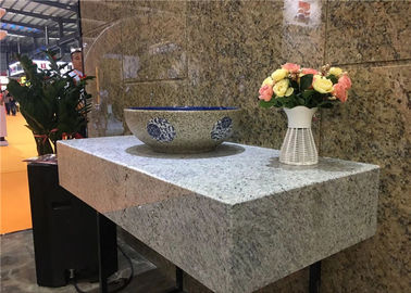 Chine Partie supérieure du comptoir blanches de salle de bains de granit de Premade de granit du Cachemire pour l'hôtel de cinq débuts fournisseur