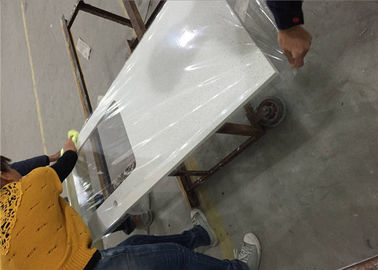 Chine La vanité préfabriquée de salle de bains de quartz blanc artificiel de grain complète le matériel environnemental fournisseur