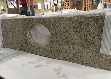 Chine Les partie supérieure du comptoir en pierre préfabriquées de nouveau granit vénitien d'or imperméabilisent le type fournisseur